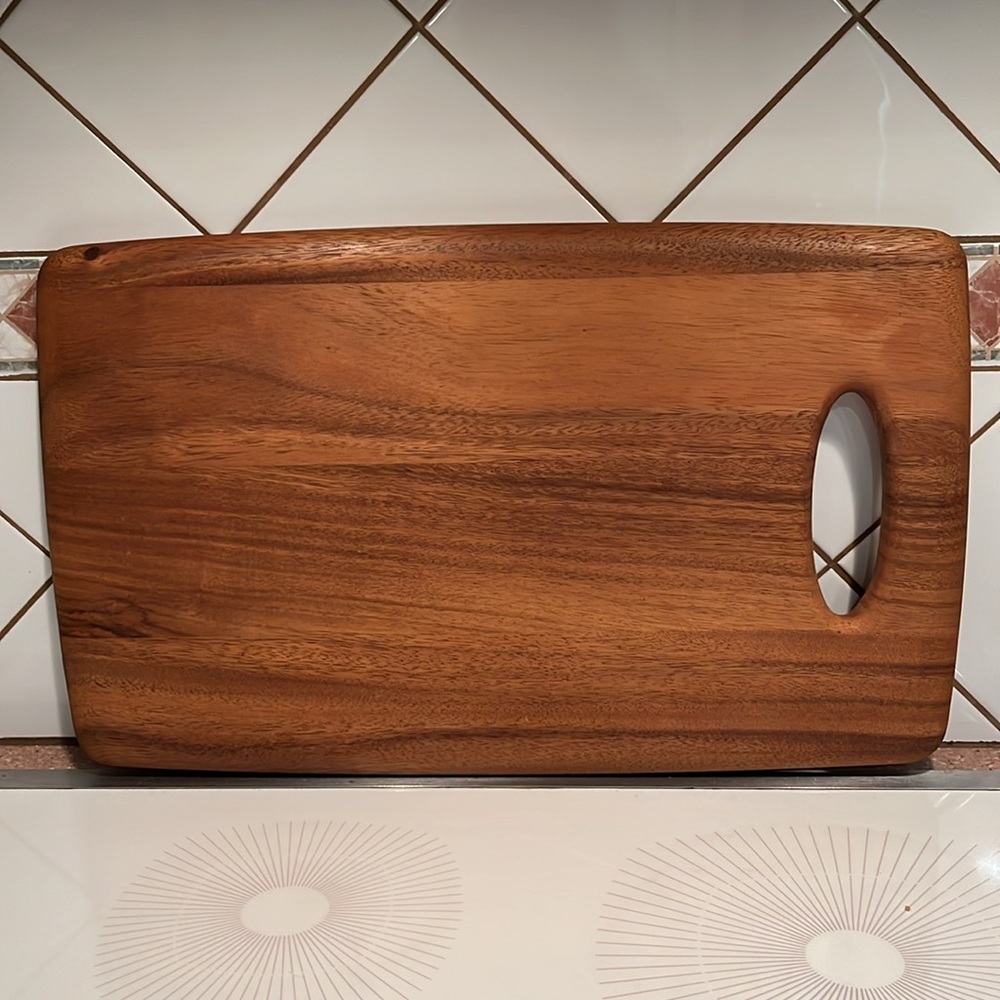 Crate & Barrel Charcuterie Cutting Board - Large 19” x 12”